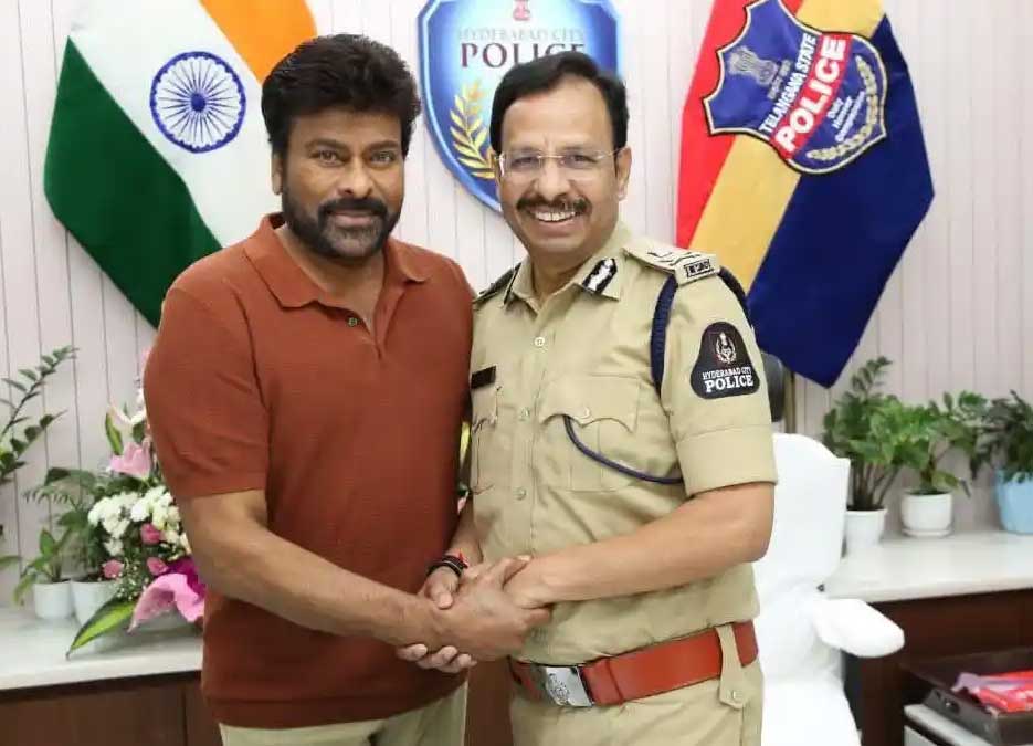 Chiranjeevi meets Hyderabad Commissioner