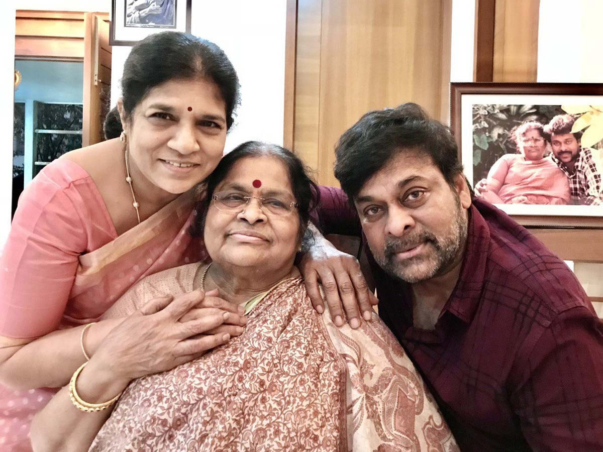 Chiranjeevi praises his mom and wife on Women's Day