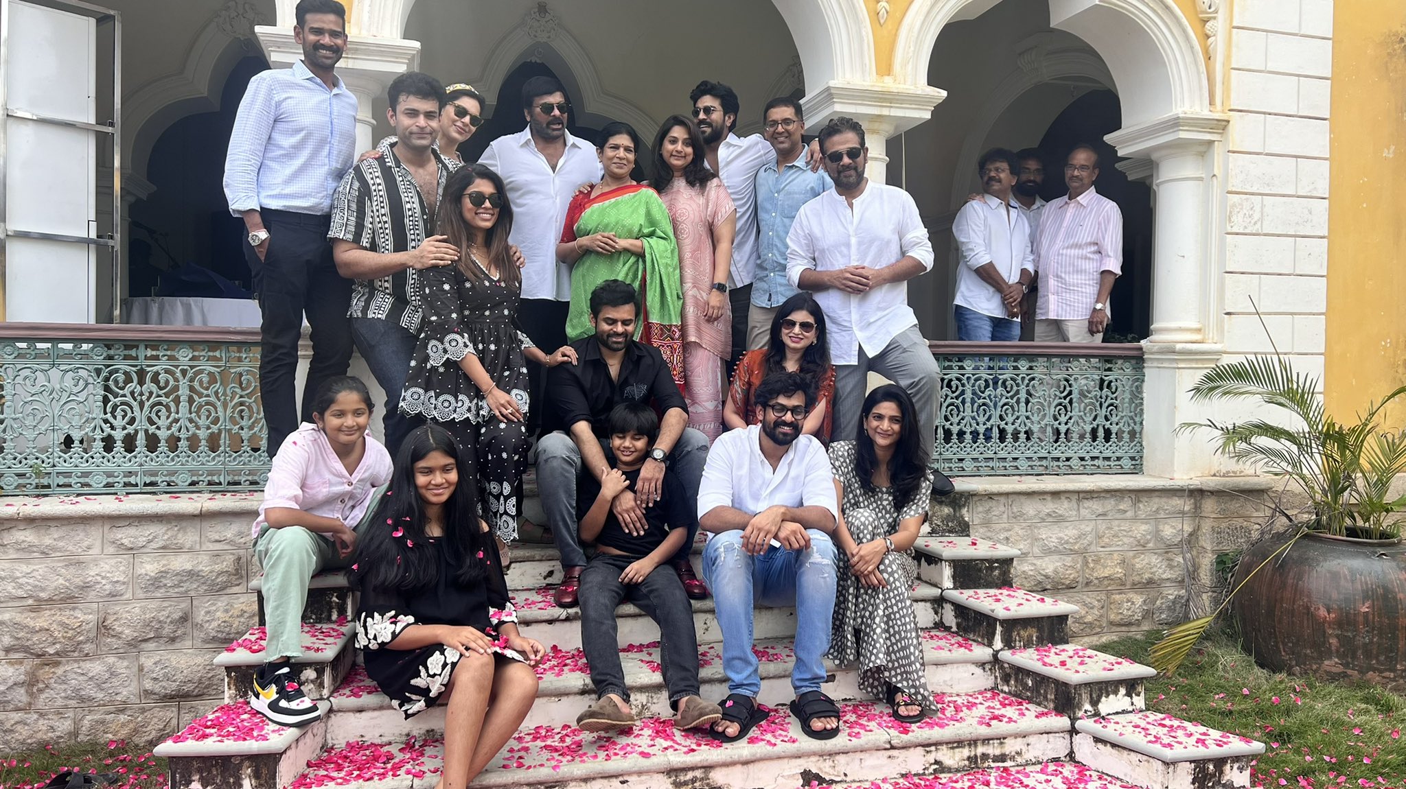 Chiranjeevi thanks his fans for B-Day wishes