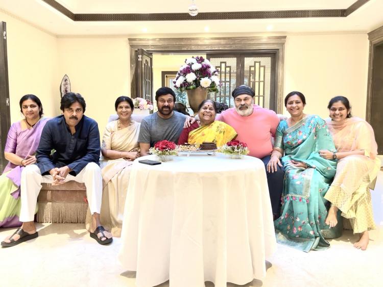 Chiranjeevi with mother and siblings