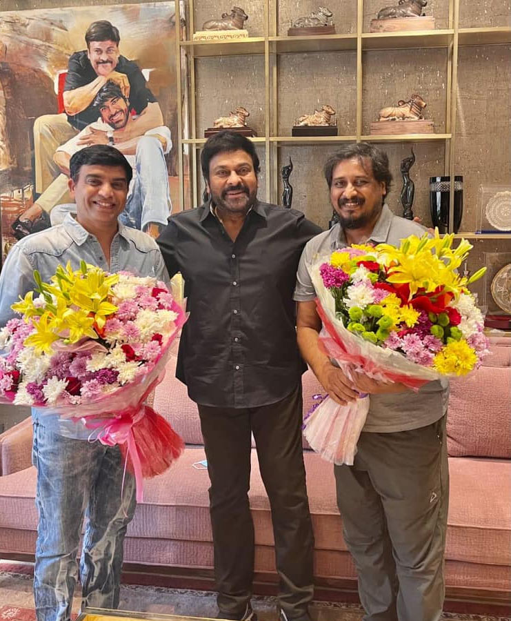 Chiru with Vakeel Saab team