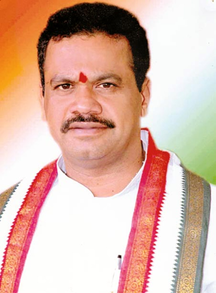 Congress MLA Komatireddy Venkatreddy