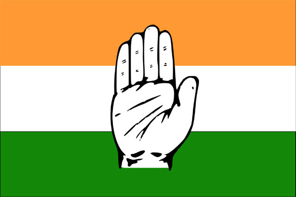 Congress slams KCR over pact with Maharashtra