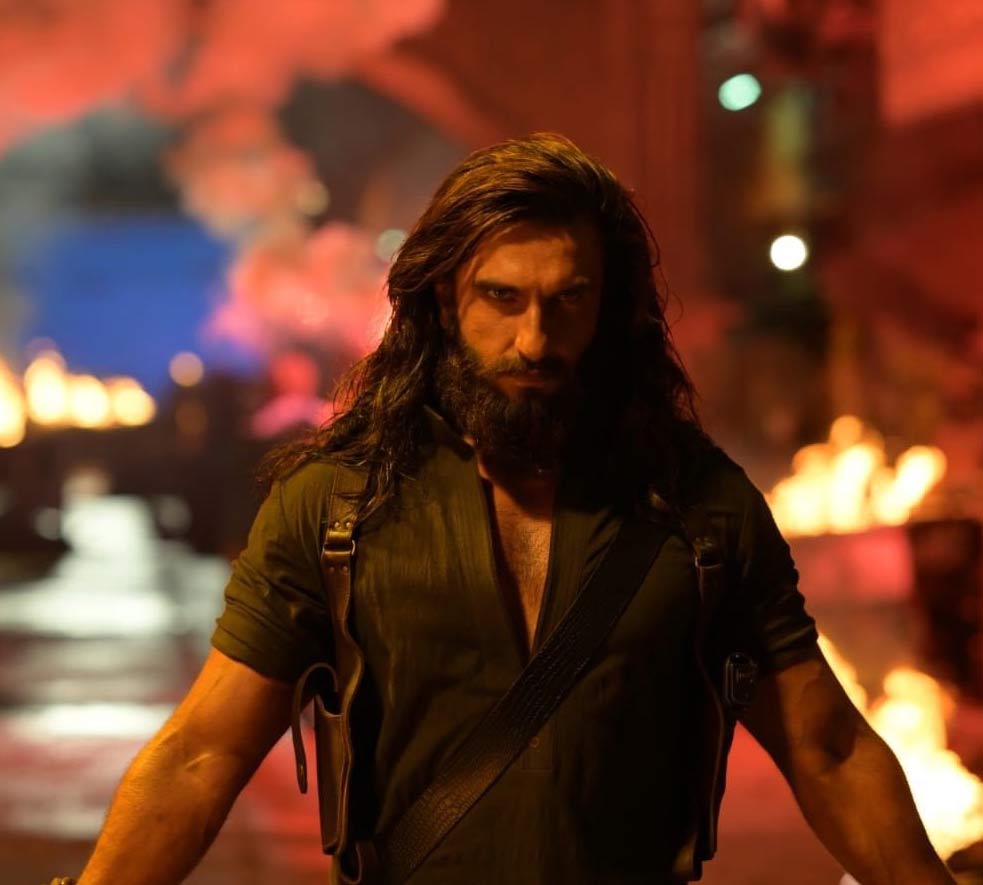 Dhurandhar 2 First Day Worldwide Box Office Collection Stands At 240 Crores