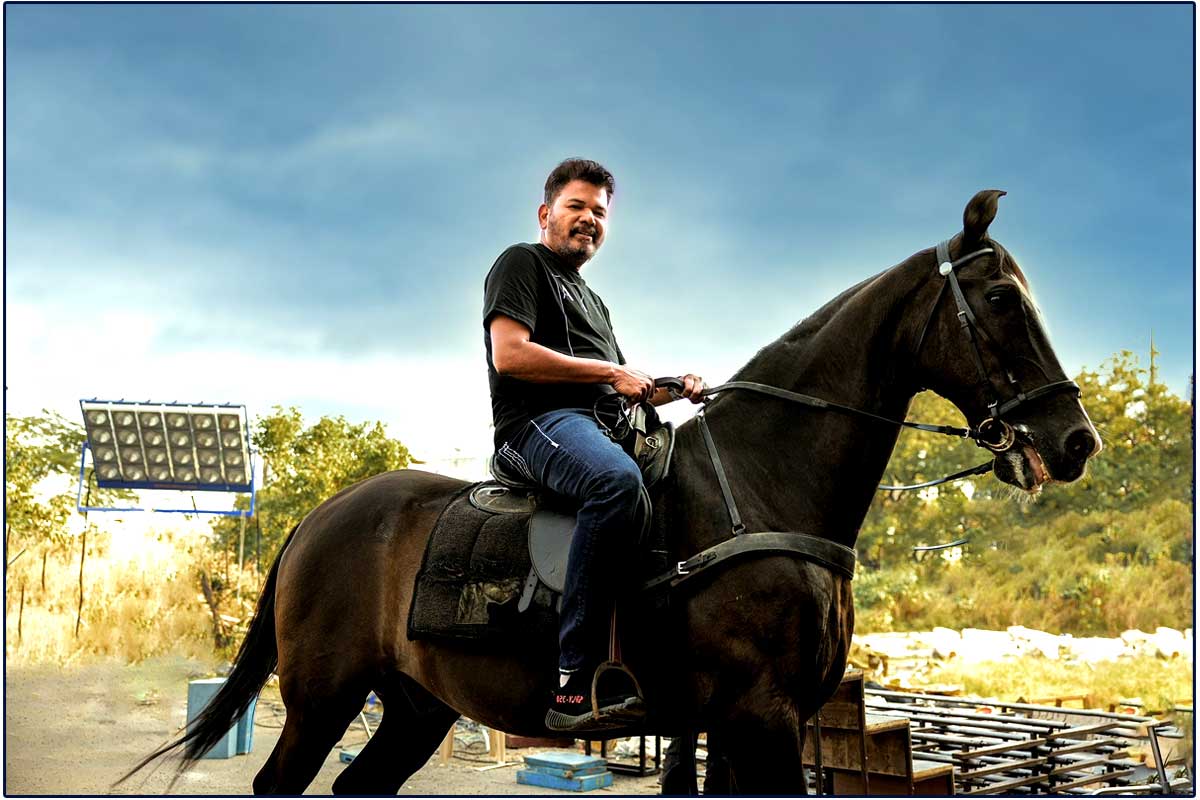 Director Shankar riding a horse in RC15 sets