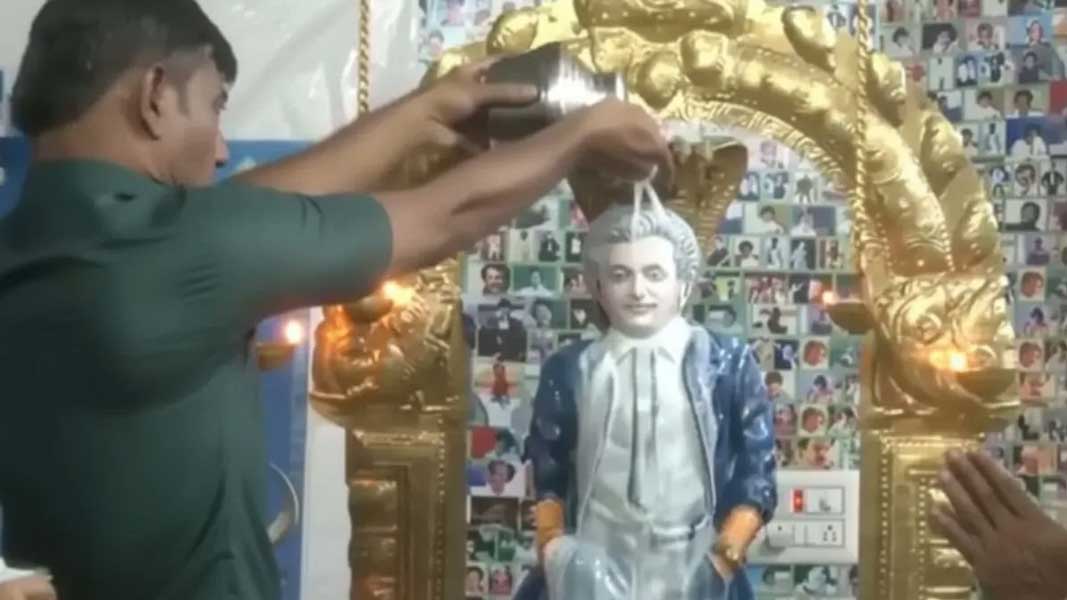 Fan celebrate Pongal Rajinikanth temple