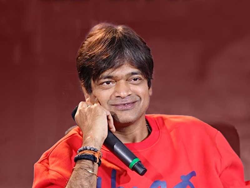 Fans going allout for Harish Shankar