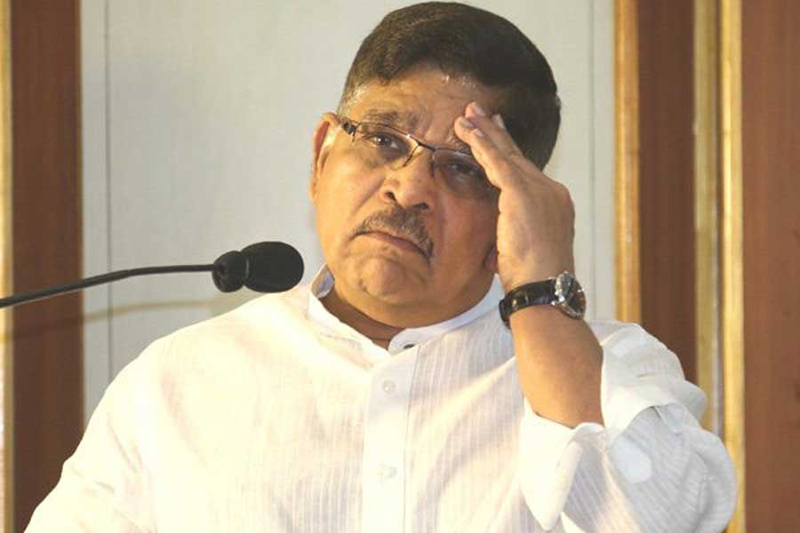 GHMC sends notice to Allu Aravind