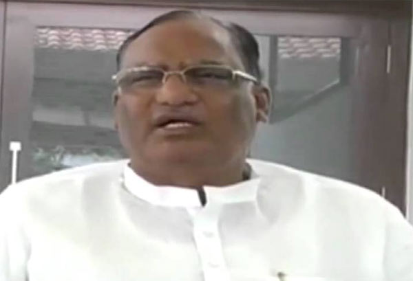 Gutha accuses TRS of misusing official machinery