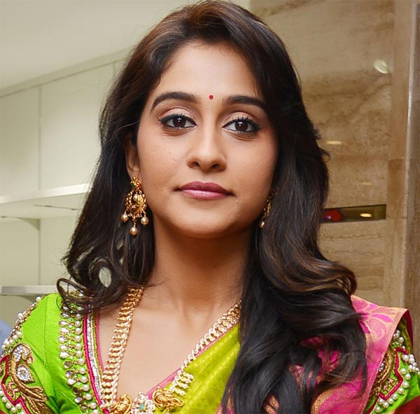 Hebbah Patel Out - Regina Cassandra In