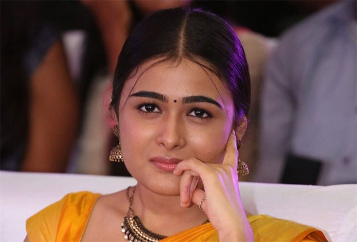 Heroine Shalini Pandey