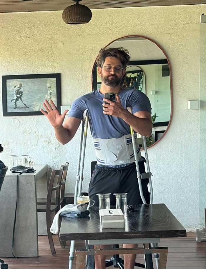Hrithik on crutches