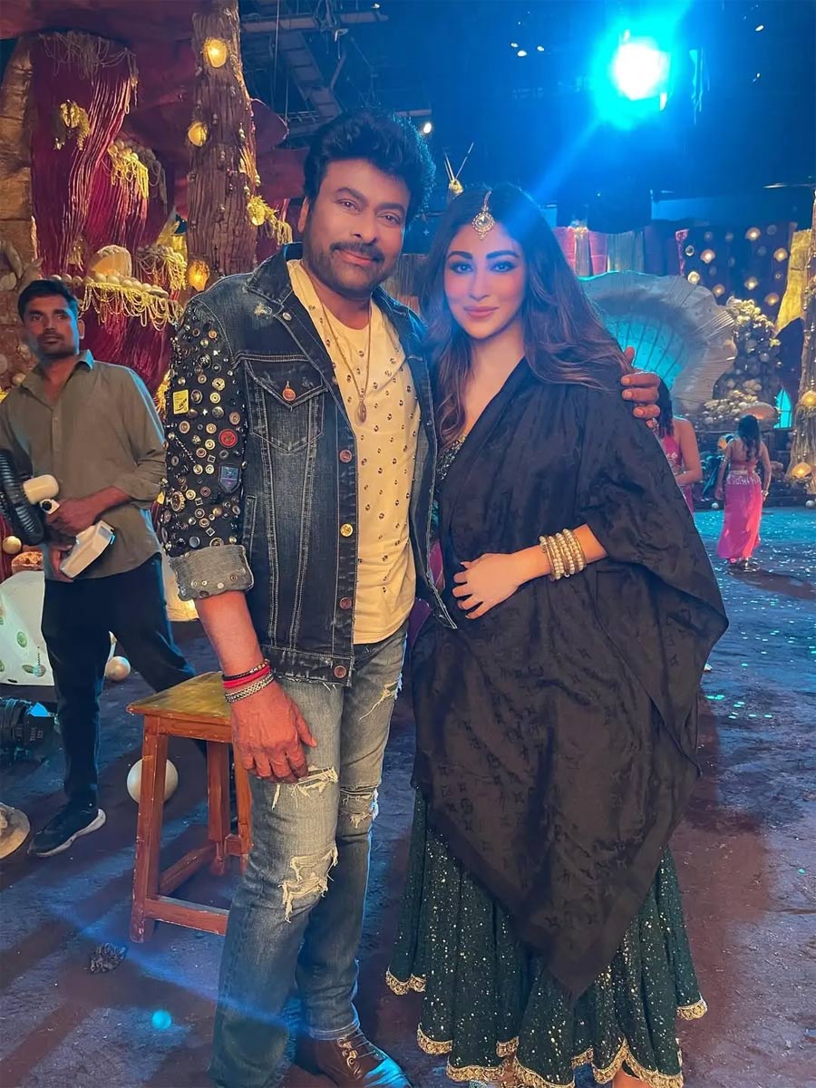 Is this Mouni Roy remuneration in Vishwambhara