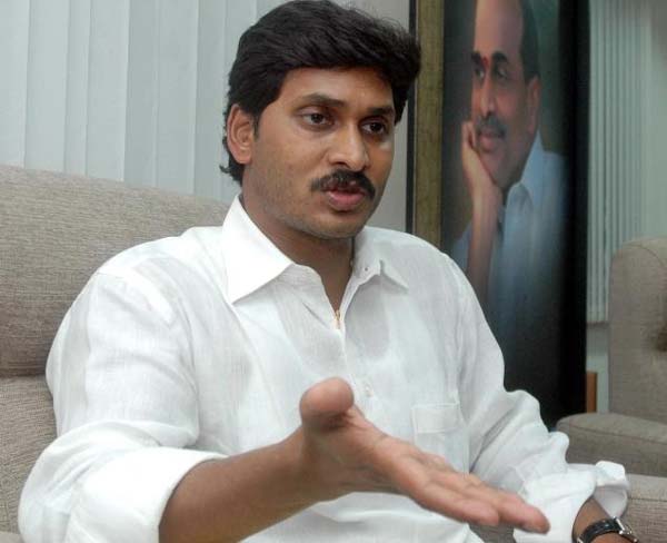 Jagan accuses Chandrababu of betraying tribals