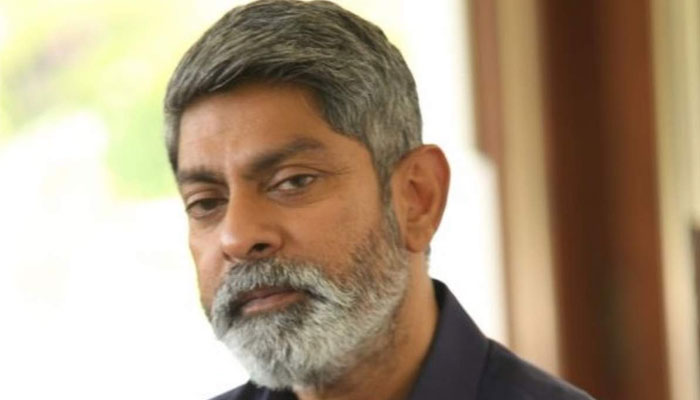 Jagapathi Babu Walks out of Sarileru Neekevvaru