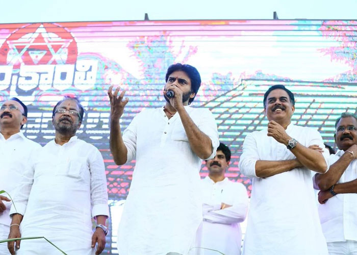 Janasena Gets Two Advantages with YSRCP and TDP Tie up