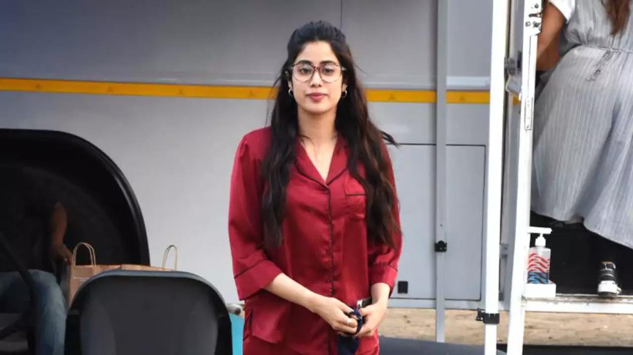 Janhvi Kapoor spotted shooting for a commercial