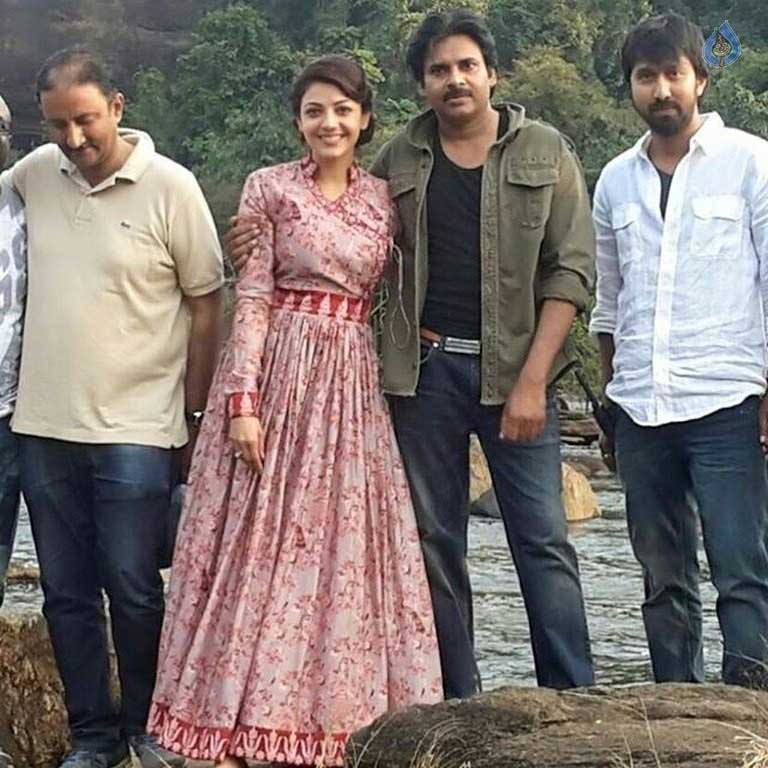 Kajal's Gorgeous Look in 'Sardaar Gabbar Singh's Working Still