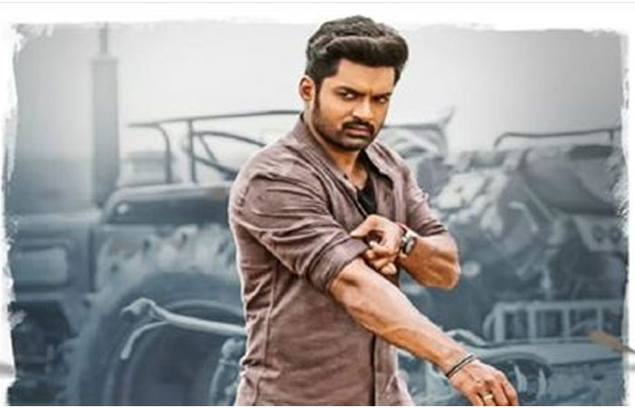 Kalyan Ram Following Sarileru Neekevvaru?