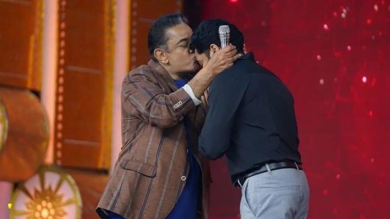  Kamal Haasan Kissed Suriya On Stage