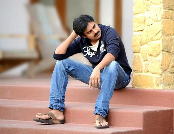 Katama Rayudu, Full Of Pawan Kalyan Punch Dialogues 