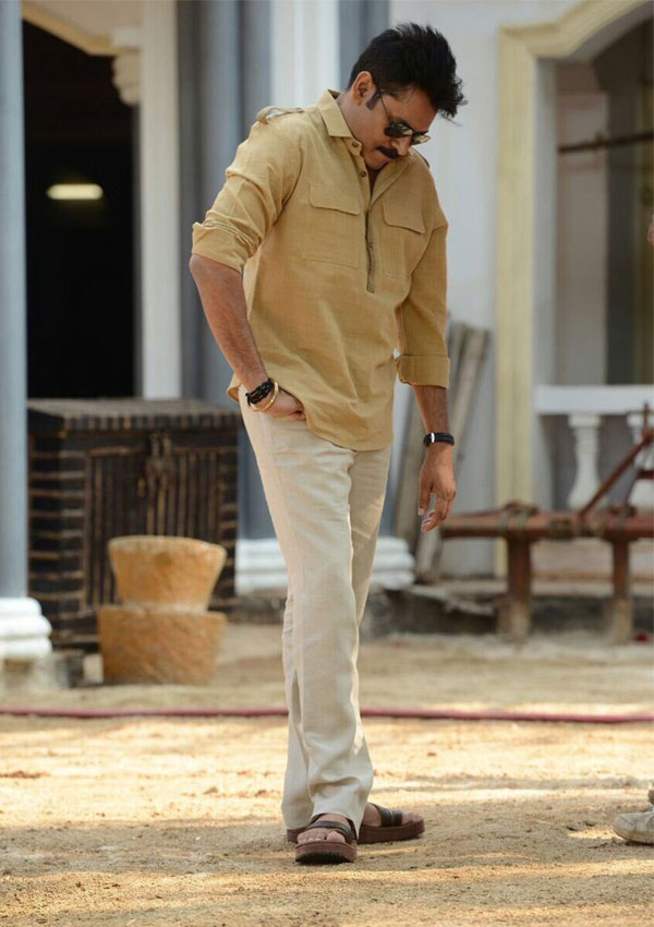 Katamarayudu's Stills Rocking