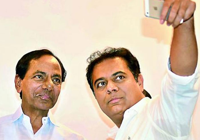 KCR and KTR Get Shocker from Pawan Kalyan