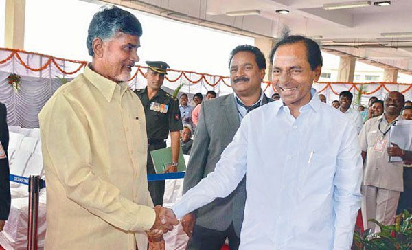 KCR gets warm reception at Amravati fete