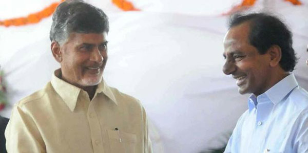 KCR invites Naidu for Chandi Yagnam