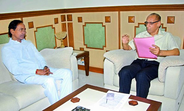 KCR meets Governor, urges immediate split of HC