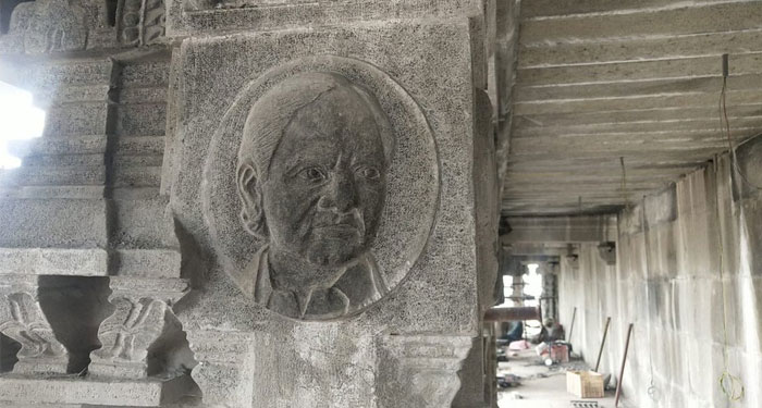 KCR's Pic at Yadadri Pillars