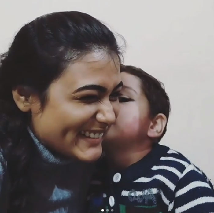 Kid Kisses Shalini Pandey 