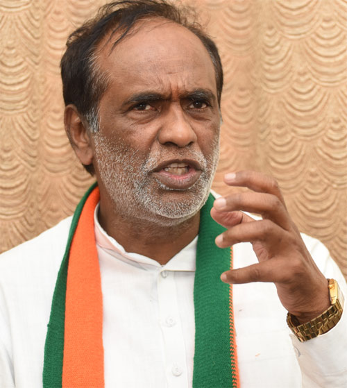 Laxman lashes out TRS government