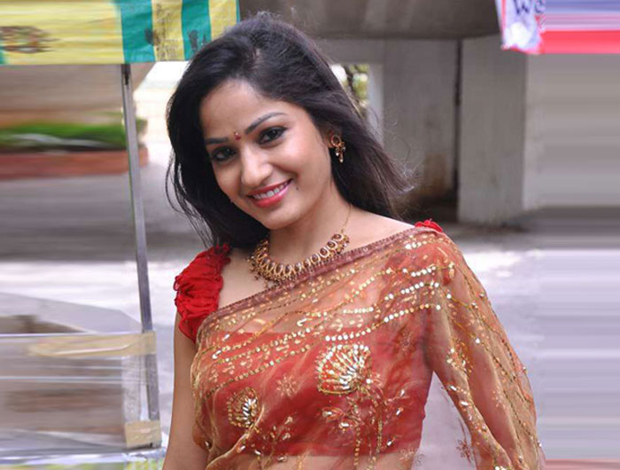 Beautiful Actress Blasts Chandrababu Beautiful Actress Blasts Chandrababu