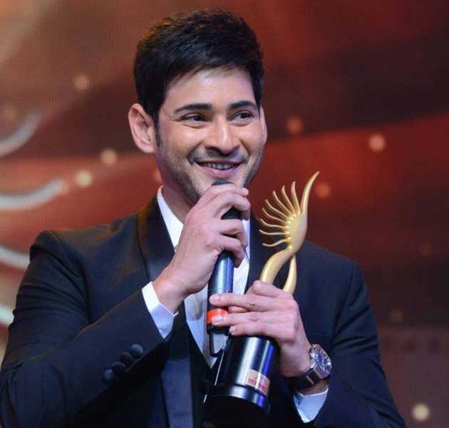 Mahesh Gets Best Actor Award at IIFA for 'Srimanthudu'