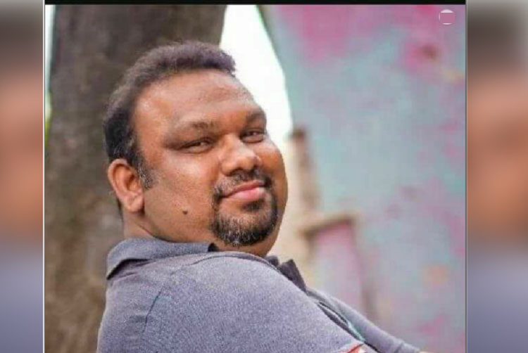 Mahesh Kathi to Wear Mask for Agnyathavasi?