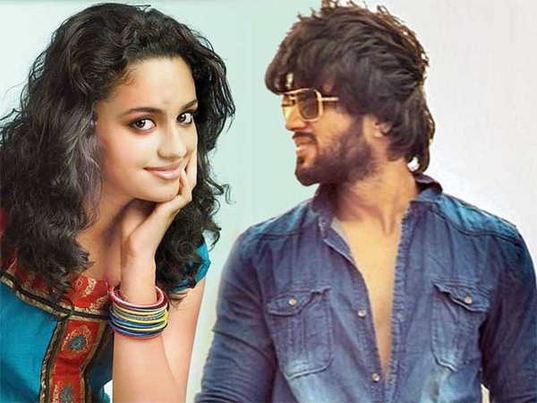 Malavika Nair Close To Vijay Deverakonda