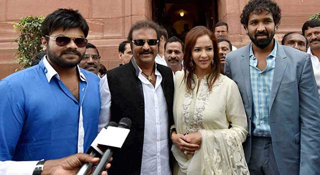Manchu Family's Support to Mudragada