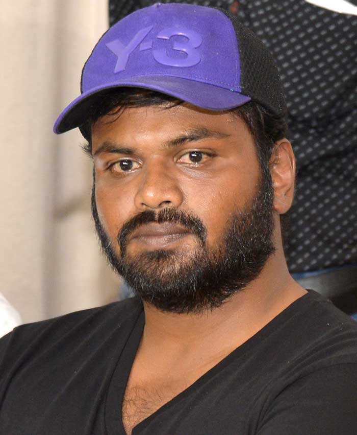Manchu Silly Fight - Alleges Car Theft