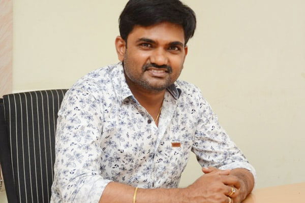 Maruthi to show Chiranjeevi in this manner