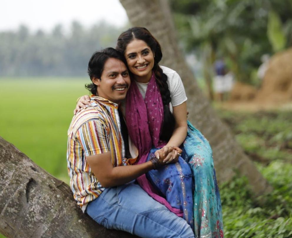 Maskathadi from Prema Deshapu Yuvarani is rollicking