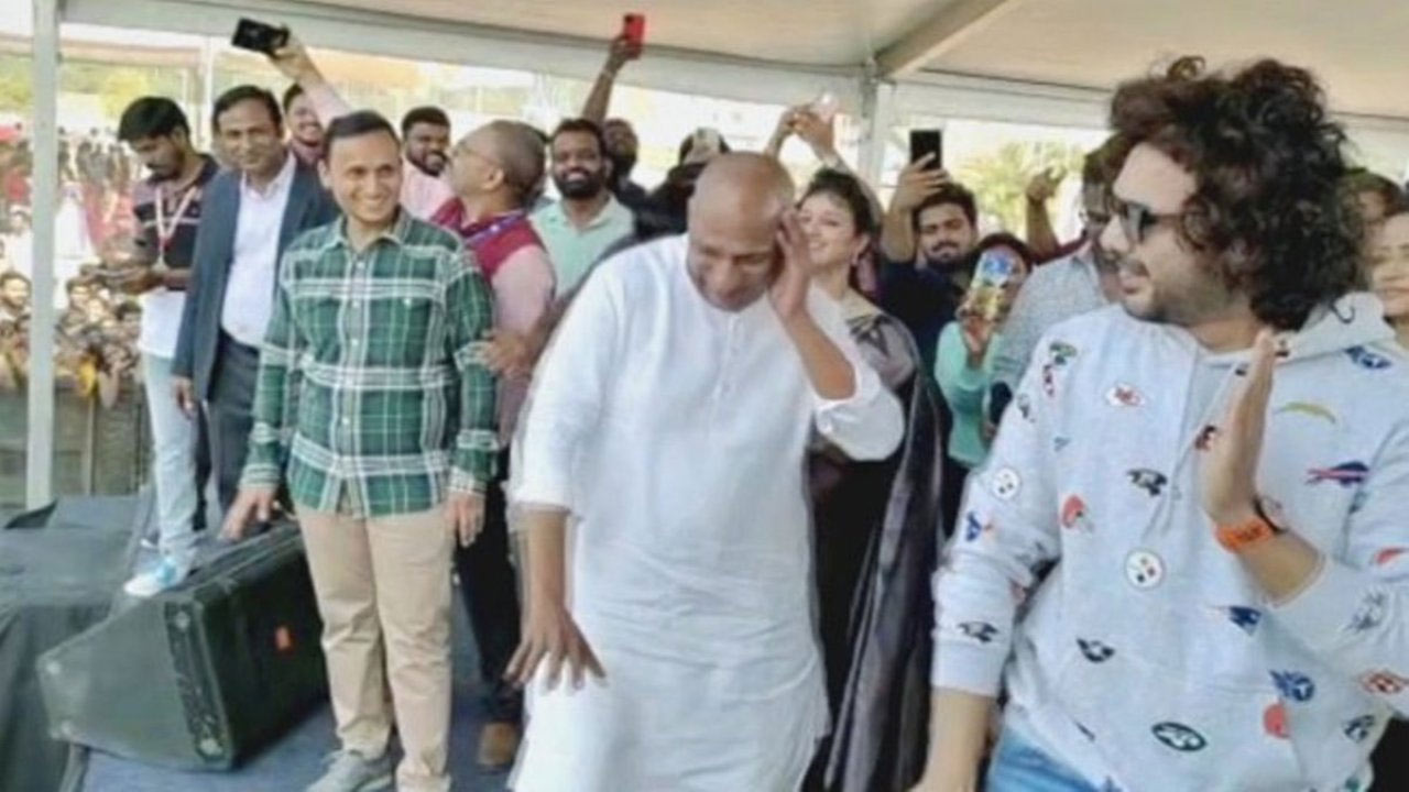 Minister Malla Reddy turns DJ Tillu