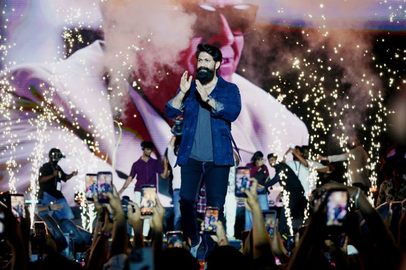 Mishap In Yash Toxic Pre Release Event At Hyderabad