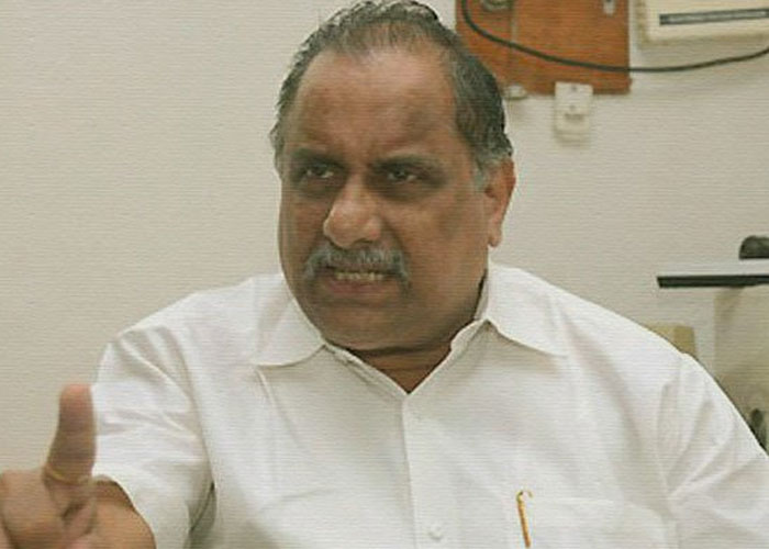 Mudragada Padmanabham to Prefer YSRCP to Janasena?