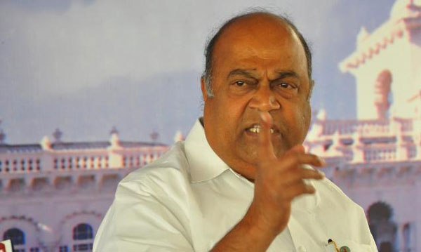 Nagam vows to expose KCR's corruption