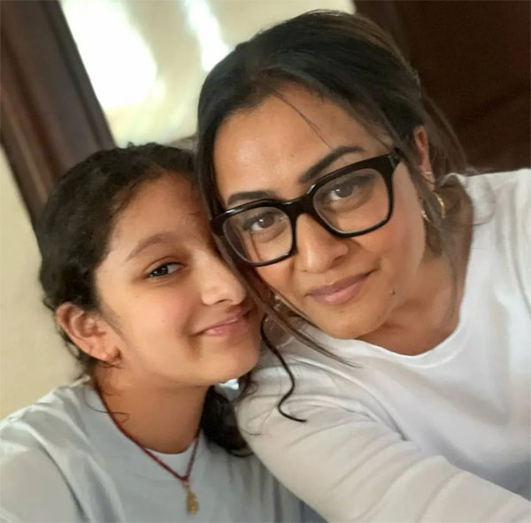 Namrata shares mom daughter moment