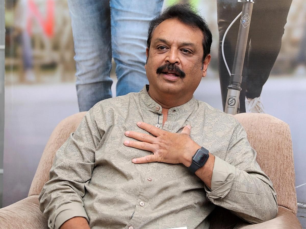 Naresh shocking allegations with his wife