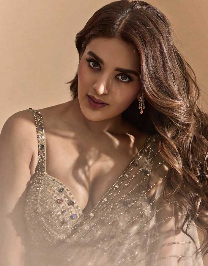 Nidhhi Agerwal shares Prabhas secrets