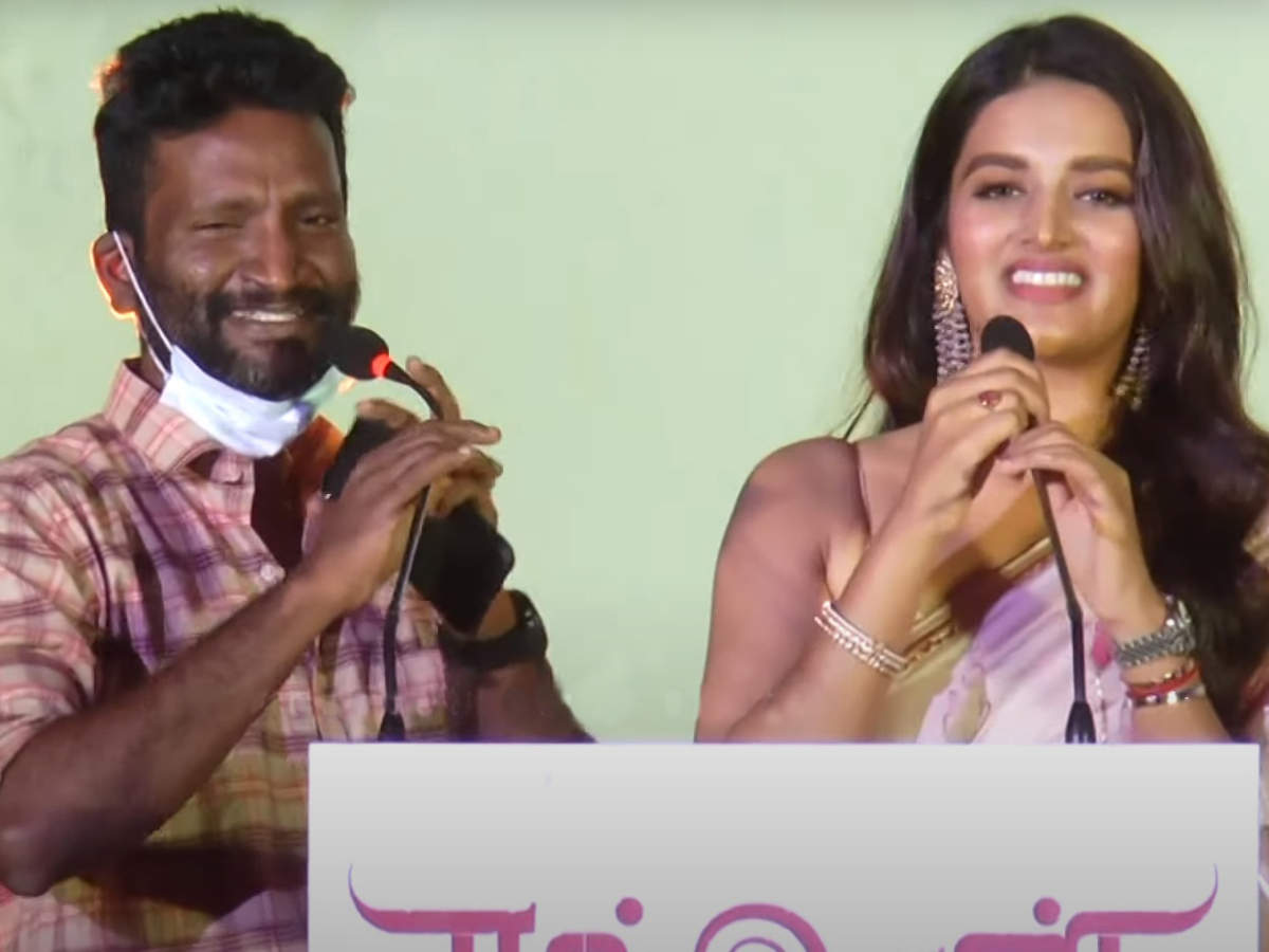 Nidhhi Agerwal speech at Eeswaran audio launch 