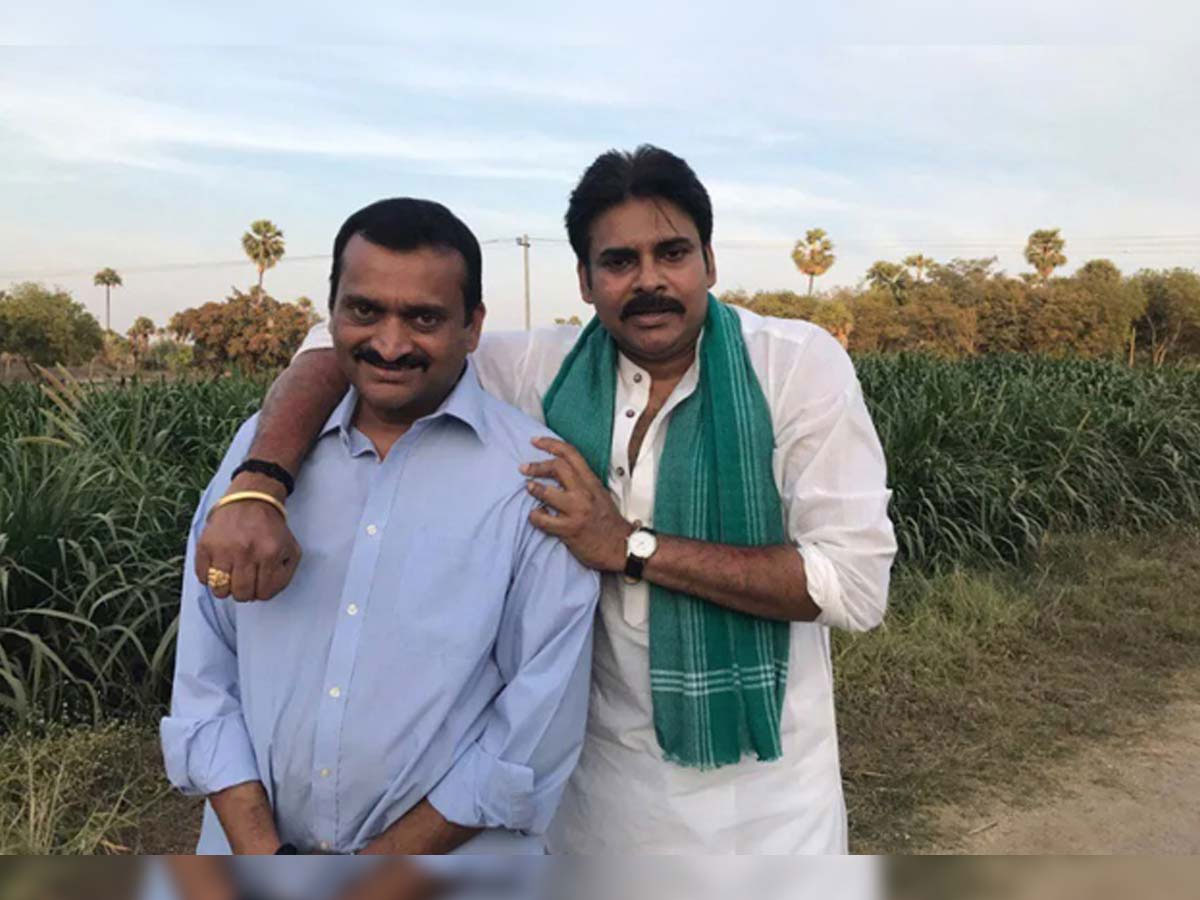 Not Ali & Others, Finally Bandla Proves Best Loyalist of Pawan!